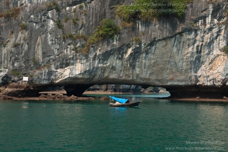 Sail under the arch