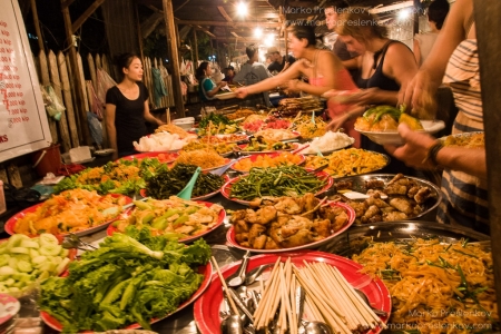 Noodles, veggies and meat plates