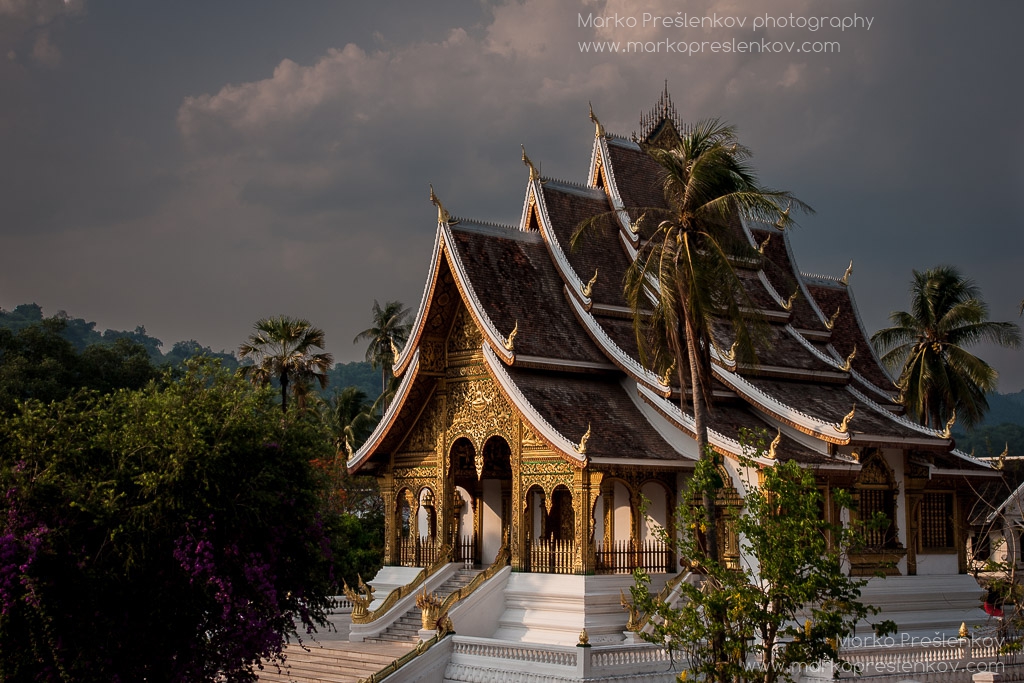 Wat Ho Pha Bang from the side